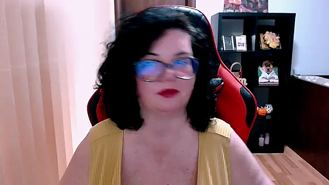 Snapshot of MissTroublle chatting on June 5, 2026, 6:18 am MissTroublle online show from June 5, 2026, 6:18 am