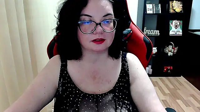 Snapshot of MissTroublle chatting on May 15, 2026, 10:35 am MissTroublle online show from May 15, 2026, 10:35 am
