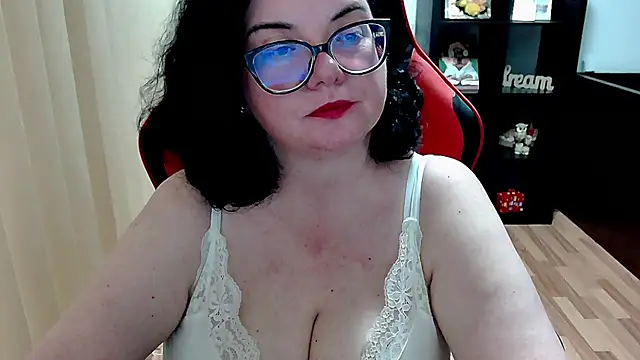 Snapshot of MissTroublle chatting on May 22, 2026, 6:00 am MissTroublle online show from May 22, 2026, 6:00 am