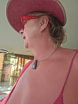 Snapshot of MucMilf59 chatting on July 13, 2026, 7:24 pm MucMilf59 online show from July 13, 2026, 7:24 pm