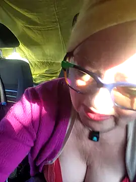 Snapshot of MucMilf59 chatting on December 2, 2025, 12:40 pm MucMilf59 online show from December 2, 2025, 12:40 pm