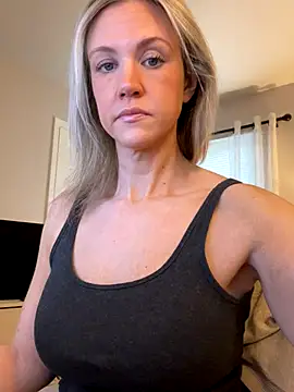 Snapshot of Kay_Cakes chatting on November 21, 2025, 1:54 pm Kay Cakes online show from November 21, 2025, 1:54 pm