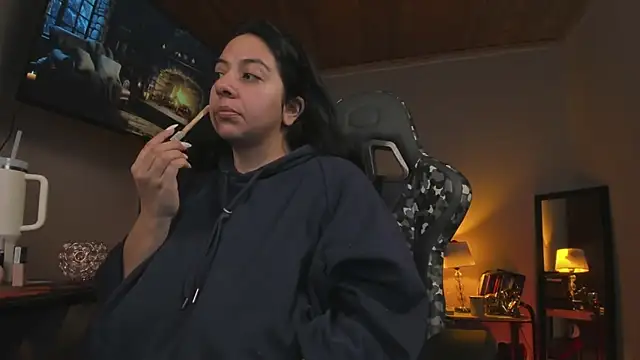 coraline latin online show from February 17, 2025, 10:27 pm