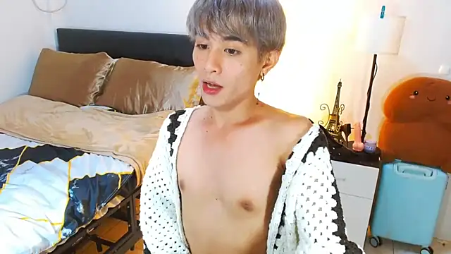 Snapshot of WildestTwink chatting on May 17, 2026, 1:11 pm WildestTwink online show from May 17, 2026, 1:11 pm