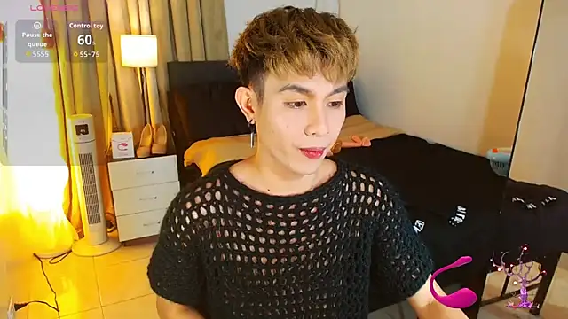 Snapshot of WildestTwink chatting on July 21, 2026, 1:45 pm WildestTwink online show from July 21, 2026, 1:45 pm