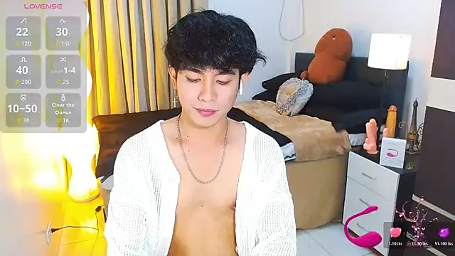 WildestTwink online show from March 13, 2026, 5:40 pm