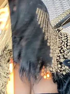 Xochillovemoney2 online show from December 7, 2024, 3:14 pm