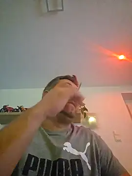 ktmtom247 online show from October 5, 2025, 5:09 am