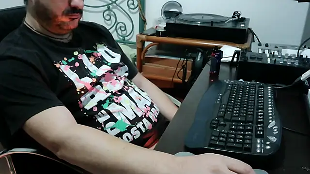 Italian dark desire online show from November 26, 2025, 10:04 am