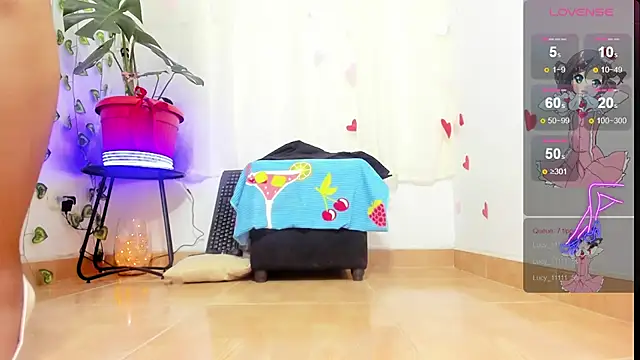 ReyleDoll online show from February 13, 2026, 8:42 pm