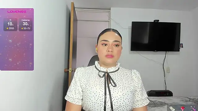 ReyleDoll online show from July 21, 2026, 7:26 pm