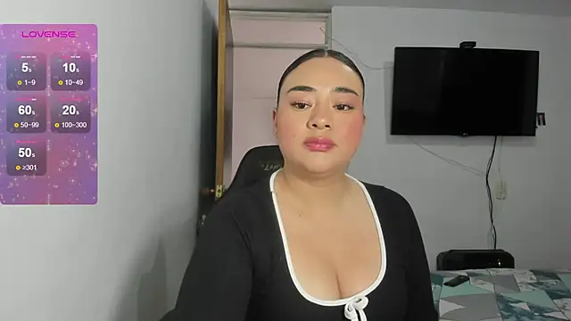 ReyleDoll online show from July 22, 2026, 7:27 pm