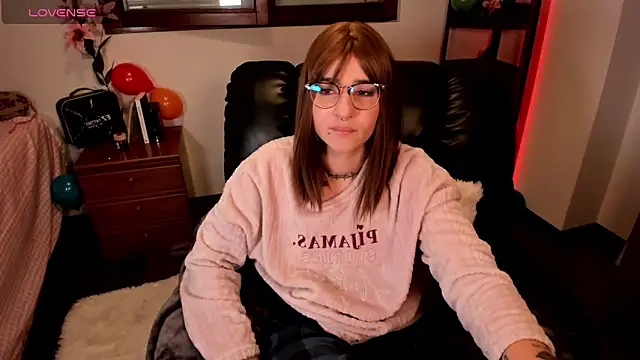 Snapshot of Fallengangel chatting on February 24, 2026, 12:00 am Fallengangel online show from February 24, 2026, 12:00 am