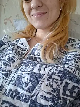 YogisticJuli666 online show from March 21, 2025, 6:49 am