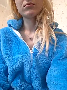 YogisticJuli666 online show from February 24, 2025, 5:54 am