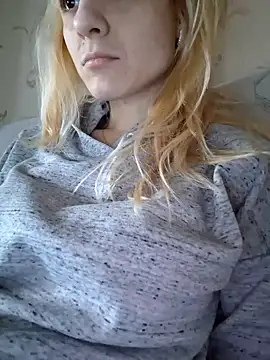 YogisticJuli666 online show from March 17, 2025, 4:51 am