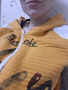 YogisticJuli666 online show from March 13, 2025, 7:42 am