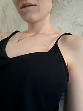 YogisticJuli666 online show from October 9, 2025, 6:36 am