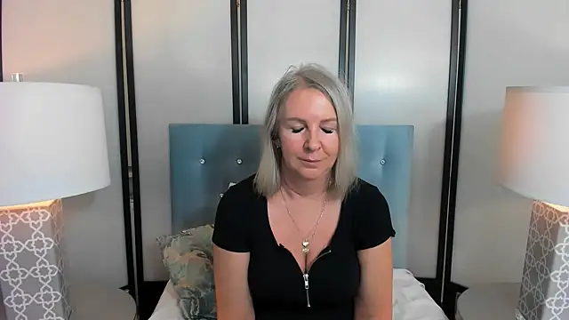 EricaTop online show from February 26, 2025, 9:42 pm