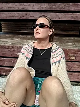Snapshot of SwedishJennifer chatting on May 4, 2026, 12:30 pm SwedishJennifer online show from May 4, 2026, 12:30 pm