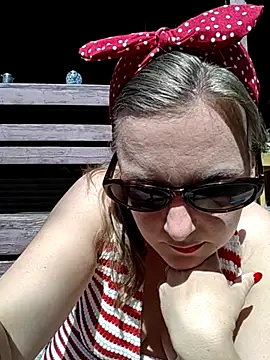 Snapshot of SwedishJennifer chatting on May 26, 2026, 12:14 pm SwedishJennifer online show from May 26, 2026, 12:14 pm