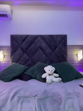 Zafira Alabi online show from April 6, 2026, 6:53 pm