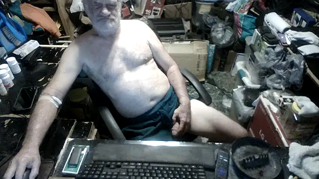 russtee online show from October 6, 2025, 7:25 pm