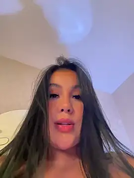 adrianalobo online show from February 11, 2025, 4:44 am