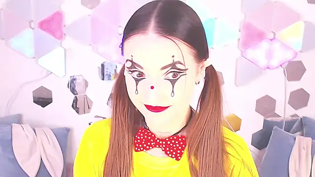 LexiKiss online show from December 2, 2025, 10:44 pm