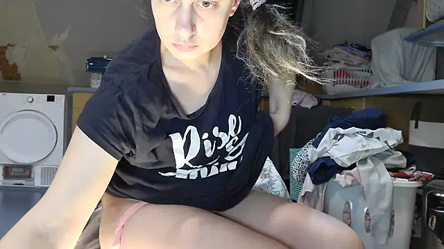 SexyAmanda32 online show from February 23, 2026, 9:04 pm