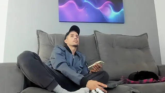 AyJeeEm online show from October 22, 2025, 5:12 pm