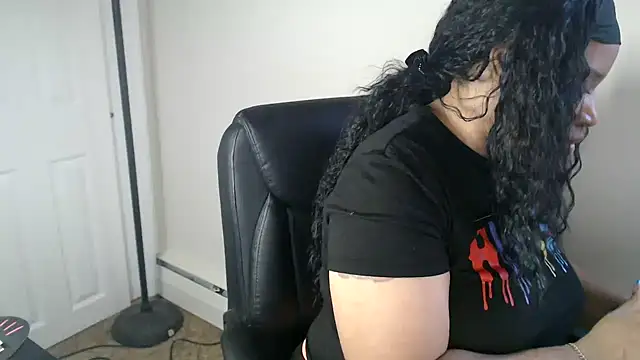 Snapshot of Sexymona1218 chatting on February 9, 2026, 2:59 pm Sexymona1218 online show from February 9, 2026, 2:59 pm