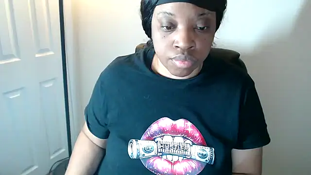 Snapshot of Sexymona1218 chatting on February 28, 2026, 9:53 am Sexymona1218 online show from February 28, 2026, 9:53 am