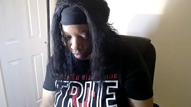 Snapshot of Sexymona1218 chatting on February 27, 2026, 12:22 am Sexymona1218 online show from February 27, 2026, 12:22 am