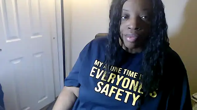 Snapshot of Sexymona1218 chatting on January 17, 2026, 10:19 am Sexymona1218 online show from January 17, 2026, 10:19 am