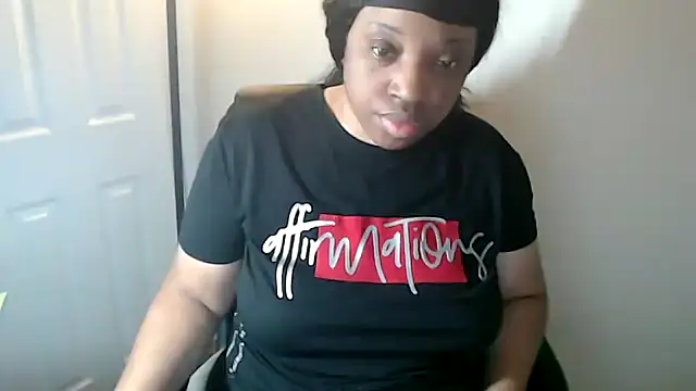 Snapshot of Sexymona1218 chatting on February 25, 2026, 10:37 am Sexymona1218 online show from February 25, 2026, 10:37 am