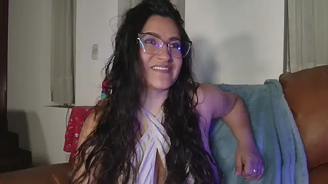 DeesseLuxure online show from October 22, 2025, 5:18 am