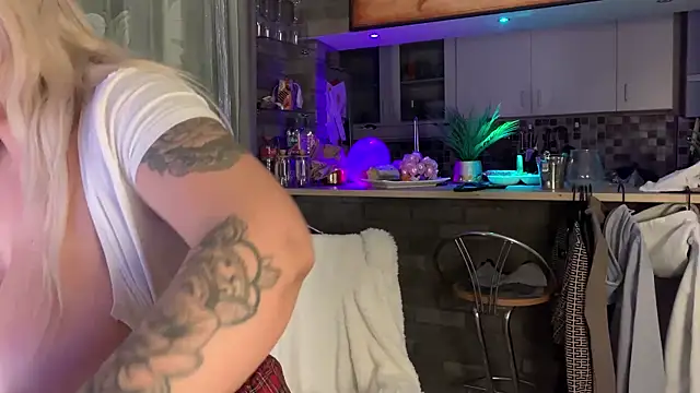 Monageil online show from February 17, 2025, 8:49 pm