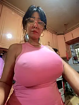 Snapshot of sweetieme chatting on September 21, 2025, 1:11 am sweetieme online show from September 21, 2025, 1:11 am