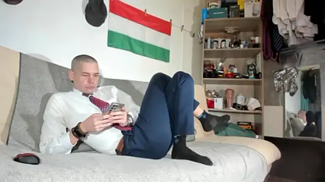 viraglaci18xh online show from February 2, 2026, 5:45 pm