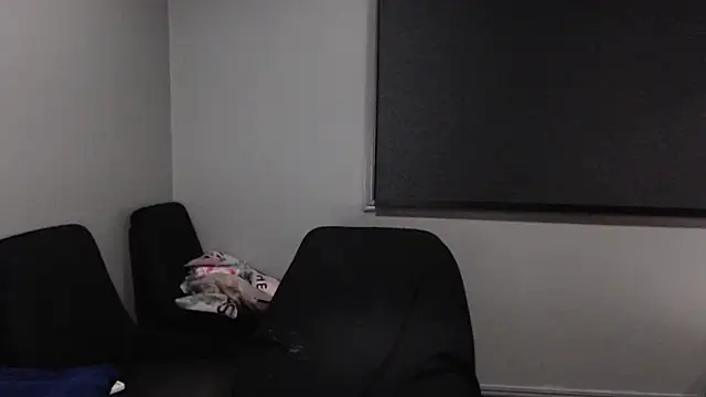 Snapshot of poisonivyx chatting on February 27, 2025, 10:44 am poisonivyx online show from February 27, 2025, 10:44 am