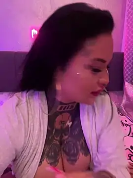 Snapshot of _MelinaCurves_ chatting on November 1, 2025, 11:53 pm MelinaCurves online show from November 1, 2025, 11:53 pm