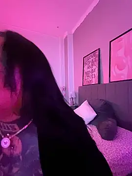 Snapshot of _MelinaCurves_ chatting on February 13, 2025, 2:45 am MelinaCurves online show from February 13, 2025, 2:45 am