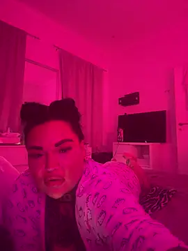 Snapshot of _MelinaCurves_ chatting on March 11, 2025, 11:58 pm MelinaCurves online show from March 11, 2025, 11:58 pm