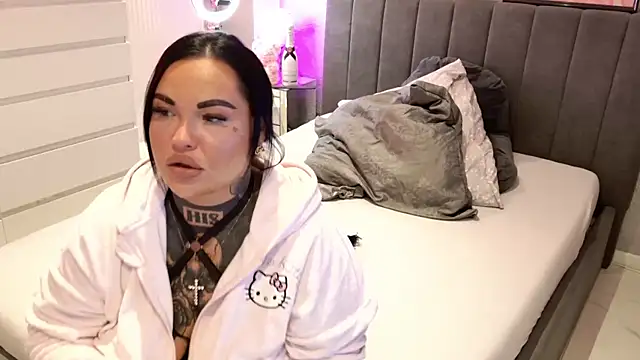 Snapshot of _MelinaCurves_ chatting on March 15, 2025, 10:55 pm MelinaCurves online show from March 15, 2025, 10:55 pm