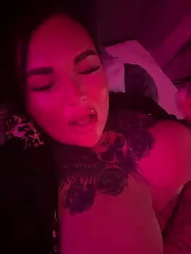 Snapshot of _MelinaCurves_ chatting on March 10, 2025, 1:12 am MelinaCurves online show from March 10, 2025, 1:12 am