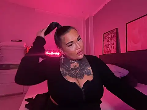 Snapshot of _MelinaCurves_ chatting on February 10, 2025, 10:30 pm MelinaCurves online show from February 10, 2025, 10:30 pm