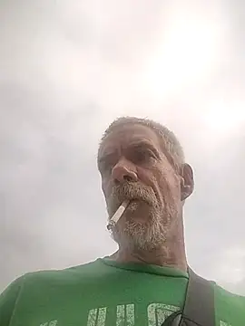 Biknight online show from October 7, 2025, 9:27 pm