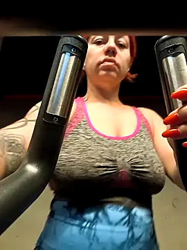 Snapshot of Ella__Kross chatting on February 15, 2025, 9:38 am Ella Kross online show from February 15, 2025, 9:38 am