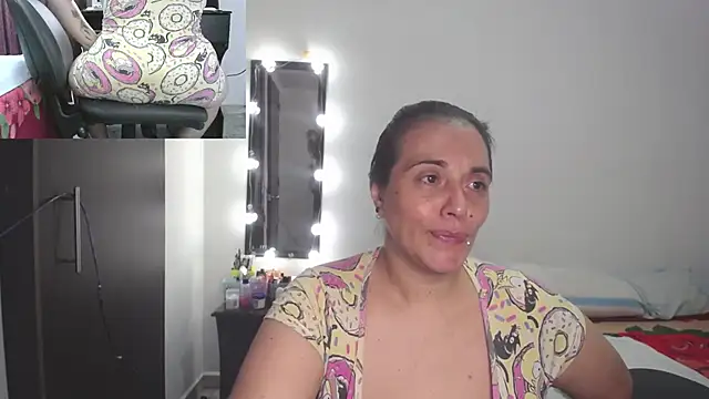 Snapshot of zoe_hotxxx chatting on November 15, 2025, 2:54 pm zoe hotxxx online show from November 15, 2025, 2:54 pm